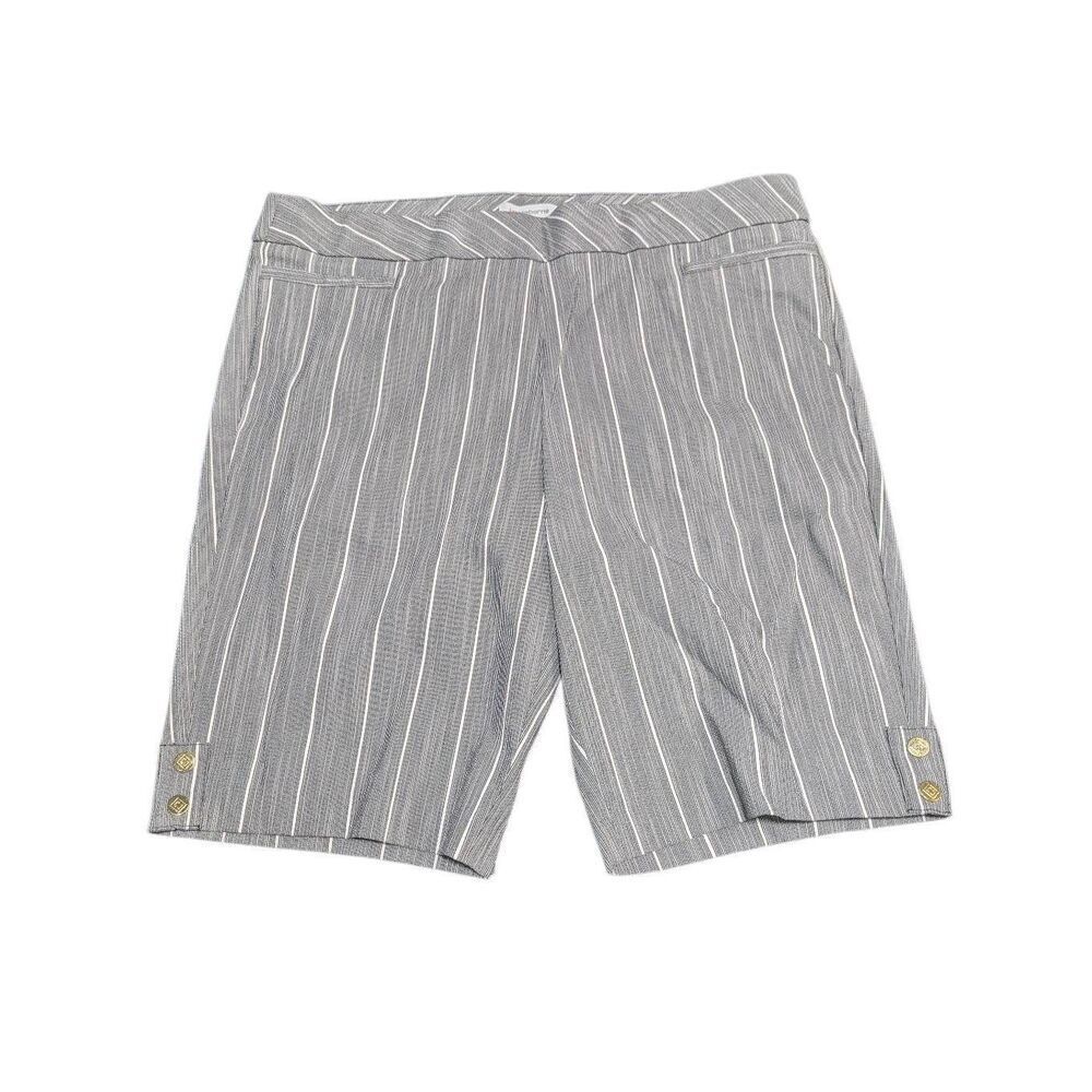 NWT Liz Claiborne Alyssa Mid Rise Pull On Bermuda-style chino shorts Women's 18